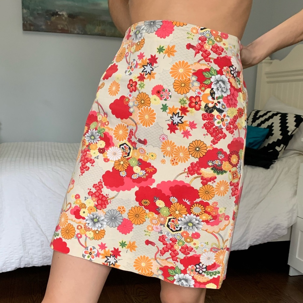 Stunning Asian print, cotton blend skirt.